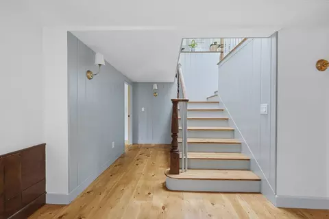 Entry Way - 126 South St, Hingham, MA 02043 photo 3 of 4