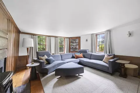 Living - 126 South St, Hingham, MA 02043 photo 2 of 3