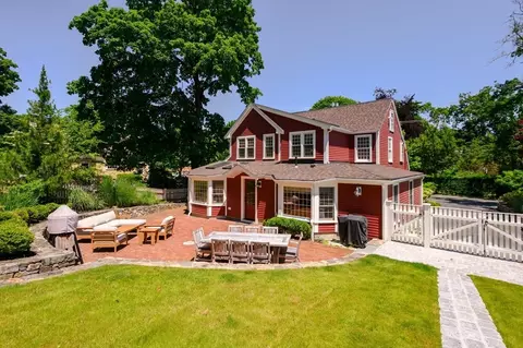 Exterior - 126 South St, Hingham, MA 02043 photo 4 of 4
