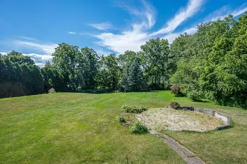 Exterior - 472 Central Tpke, Sutton, MA 01590 photo 7 of 9