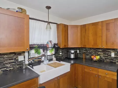 Kitchen - 175 Bloomfield St, Springfield, MA 01108 photo 1 of 2
