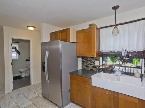 Kitchen - 175 Bloomfield St, Springfield, MA 01108 photo 2 of 2