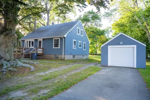 156 Fourth St, Somerset, MA 02726