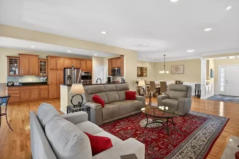 28 Cottage Cv, Plymouth, MA 02360