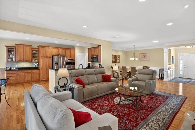 28 Cottage Cv, Plymouth, MA 02360