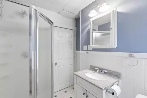 Bath - 214 High St, Webster, MA 01570 photo 3 of 3