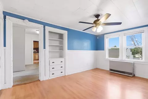 Living - 214 High St, Webster, MA 01570 photo 4 of 4