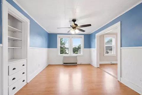 Living - 214 High St, Webster, MA 01570 photo 3 of 4