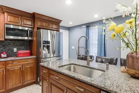 Kitchen - 73 Wareham St, Middleboro, MA 02346 photo 3 of 5