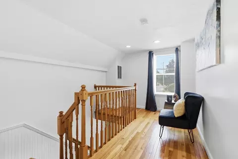 Entry Way - 73 Wareham St, Middleboro, MA 02346 photo 3 of 4