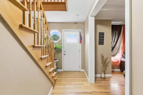 Entry Way - 73 Wareham St, Middleboro, MA 02346 photo 2 of 4