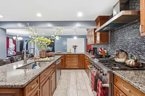 Kitchen - 73 Wareham St, Middleboro, MA 02346 photo 4 of 5