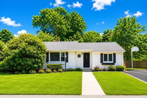 72 Verne St, Brockton, MA 02301