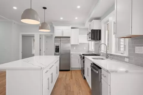 29 Rosemary St #2, Jamaica Plain, MA 02130