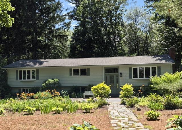 1 Tara Rd, Southborough, MA 01772