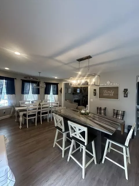 Dining - 29 Bennett St, Hudson, MA 01749 photo 1 of 4