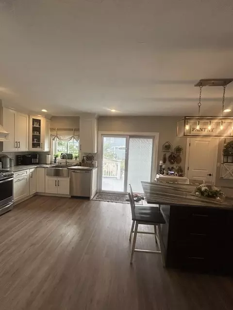 Kitchen - 29 Bennett St, Hudson, MA 01749 photo 3 of 3