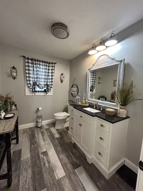 Bath - 29 Bennett St, Hudson, MA 01749 photo 5 of 5