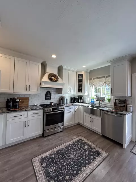 Kitchen - 29 Bennett St, Hudson, MA 01749 photo 5 of 5
