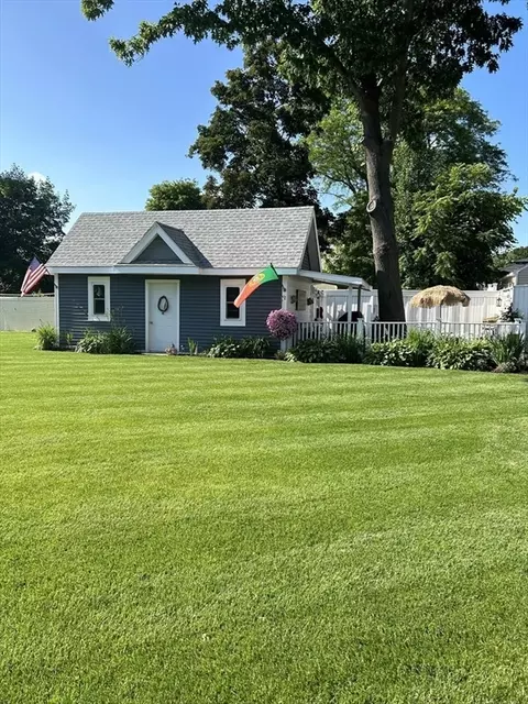 Exterior - 29 Bennett St, Hudson, MA 01749 photo 7 of 9