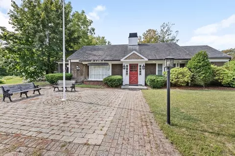 11 Maple St, West Newbury, MA 01985