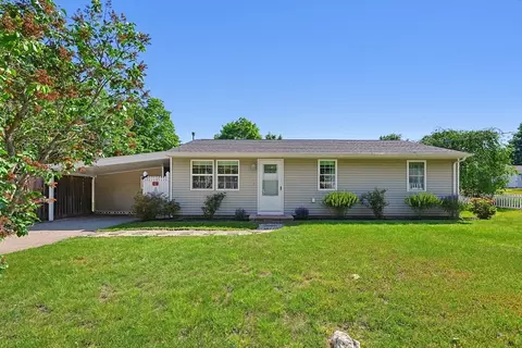4 Ewald Ave, Plainville, MA 02762