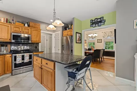 Kitchen - 566 Mendon Rd, Sutton, MA 01590 photo 1 of 3