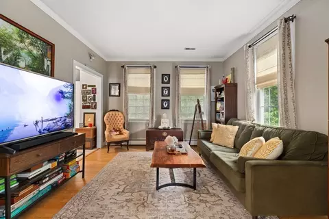 Living - 566 Mendon Rd, Sutton, MA 01590 photo 3 of 3