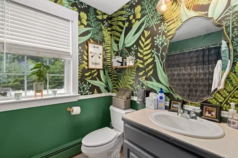 Bath - 566 Mendon Rd, Sutton, MA 01590 photo 3 of 3