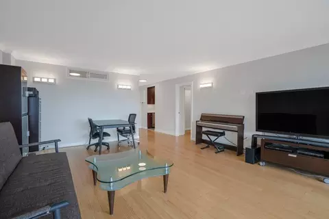 566 Commonwealth #407, Boston, MA 02215