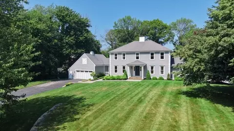 35 Satuit Meadow Ln, Norwell, MA 02061