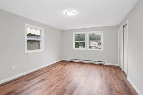 Bedroom - 22 Maple Ave, Danvers, MA 01923 photo 6 of 10