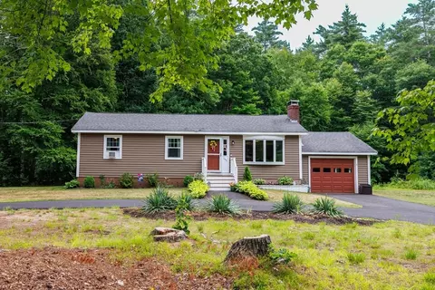 142 Squannacook Rd, Shirley, MA 01464