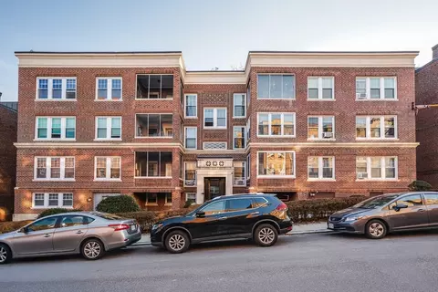11 Vinal St #5A, Boston, MA 02135
