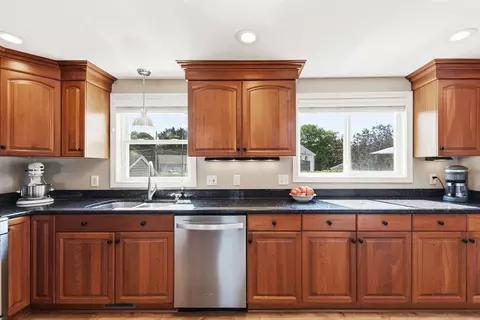 29 Wright Cir, Attleboro, MA 02703 photo 6