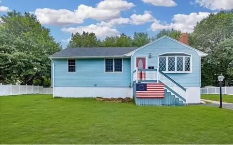 18 Dana Rd, Peabody, MA 01960