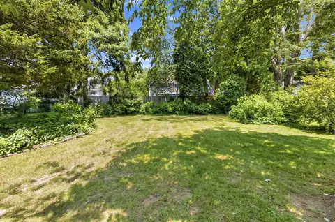 Exterior - 564 Montgomery St, Fall River, MA 02720 photo 9 of 13