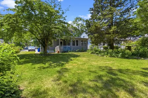 Exterior - 564 Montgomery St, Fall River, MA 02720 photo 7 of 13