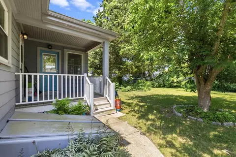 Exterior - 564 Montgomery St, Fall River, MA 02720 photo 6 of 13