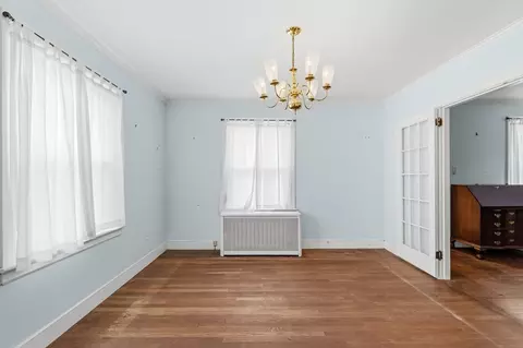 Living - 564 Montgomery St, Fall River, MA 02720 photo 1 of 6