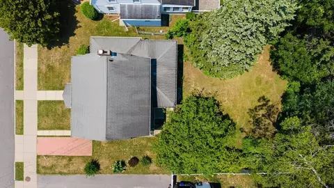 View/Area - 564 Montgomery St, Fall River, MA 02720 photo 2 of 3