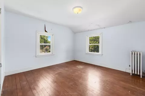 Bedroom - 564 Montgomery St, Fall River, MA 02720 photo 3 of 7