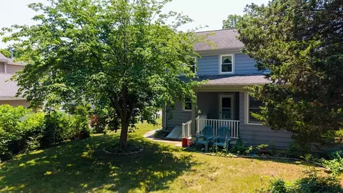 Exterior - 564 Montgomery St, Fall River, MA 02720 photo 5 of 13