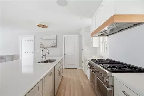 141 Wompatuck Rd, Hingham, MA 02043 photo 4