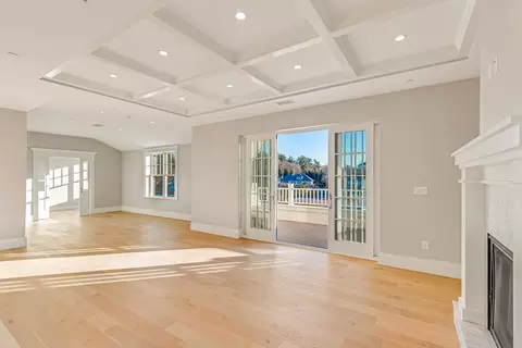 124 Elm St #308, Cohasset, MA 02025