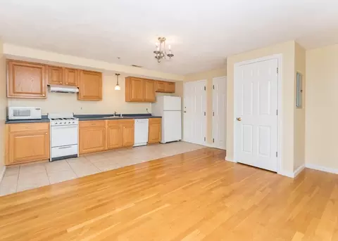 10 Middle Street Ct #7, Waltham, MA 02451