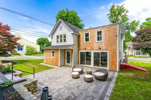 443 Merrimac St, Newburyport, MA 01950
