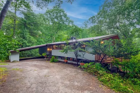 20 Stonehedge, Lincoln, MA 01773
