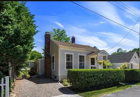 5 Franklin St, Dartmouth, MA 02748