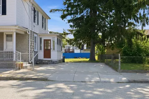 Exterior - 27 Johnson St, Fall River, MA 02723 photo 4 of 7